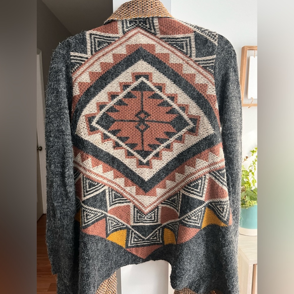 Debut Grey Aztec Print Open Front Long Sleeve Asy… - image 5